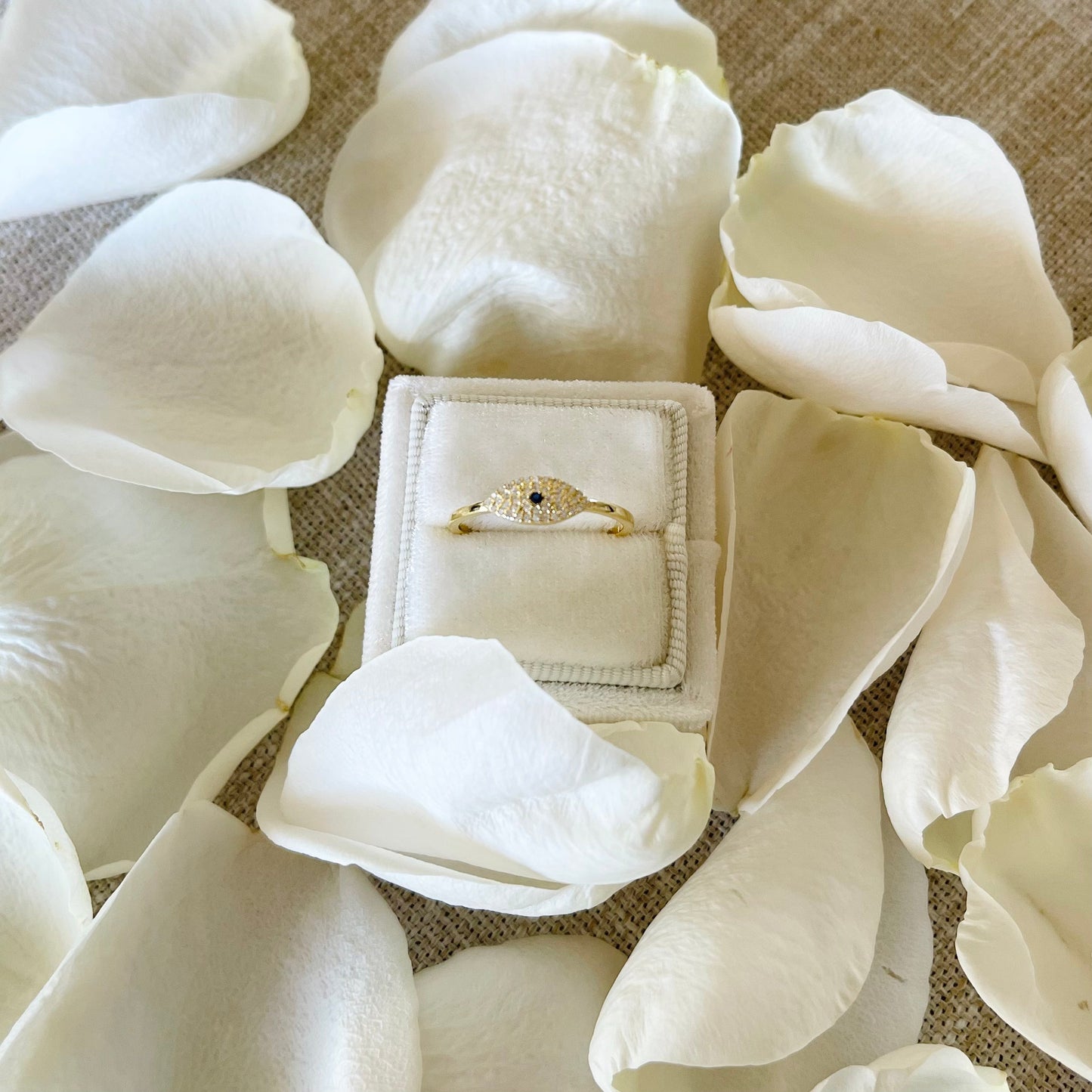 Dainty Eye Ring in Gold - 925 Sterling Silver