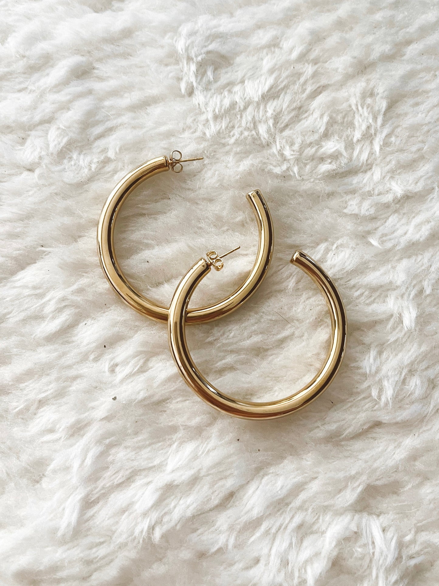 Large Hoop Earrings in Gold - Stainless Steel