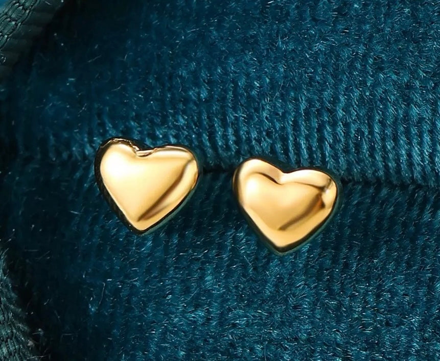 Heart Stud Earrings in Gold - Stainless Steel