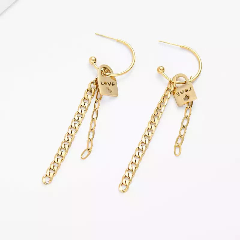 Love Chain Hoop Earrings - Gold